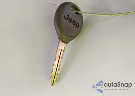 2000 Jeep Grand Cherokee Laredo from USA, damaged, VIN 1J4G248S5YC233950